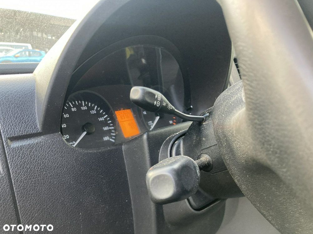 Mercedes-Benz Sprinter - 9