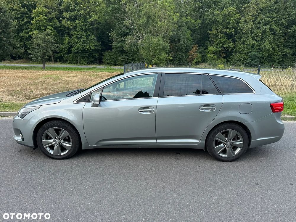 Toyota Avensis Combi 1.8 Executive - 34