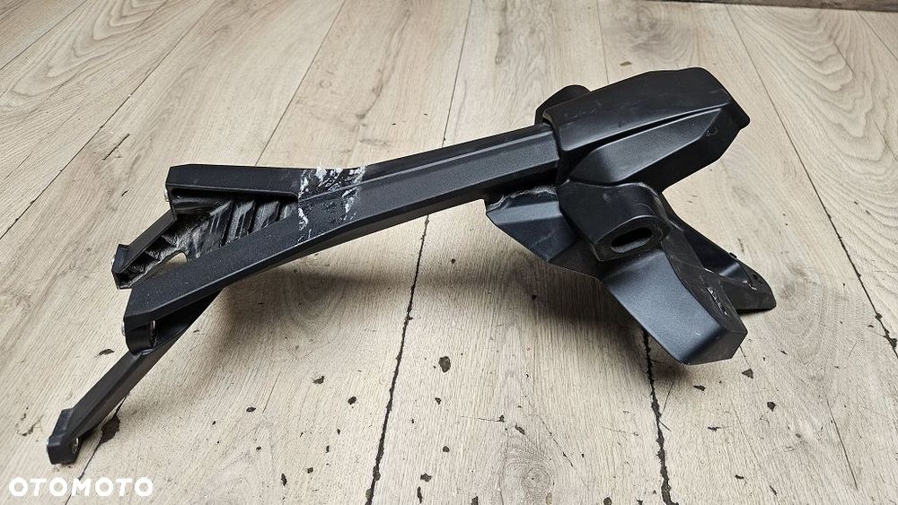 Uchwyt tablicy kierunkowskazów Honda CB125 R - 10