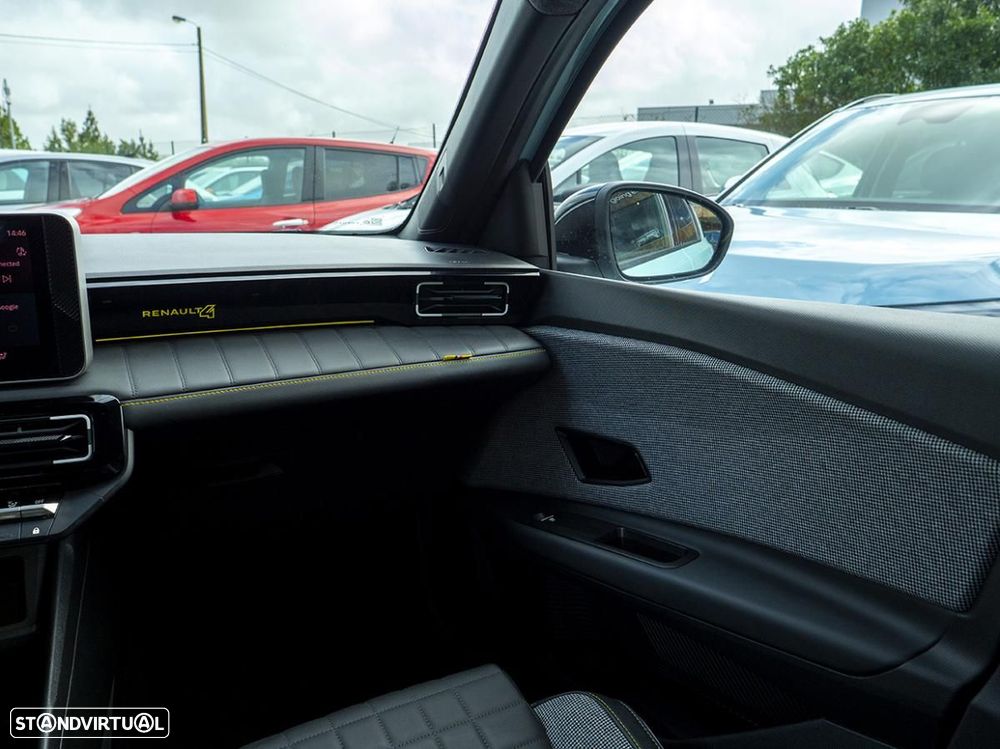 Renault 4 E-Tech 52 kWh Iconic Autonomia Conforto - 39