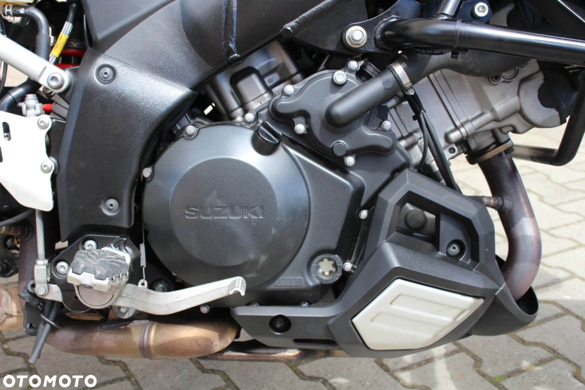 Suzuki V-STROM - 17