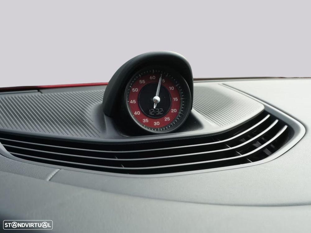 Porsche Taycan Sport Turismo - 17