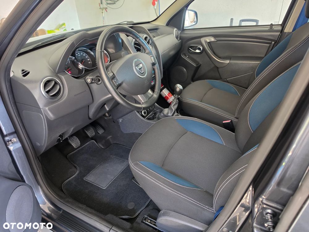 Dacia Duster 1.2 TCe Laureate 4x4 S&S EU6 - 6
