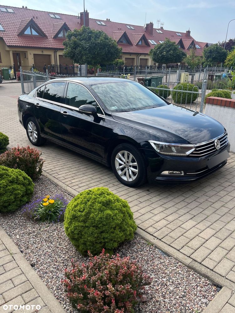 Volkswagen Passat 1.6 TDI SCR DSG - 1