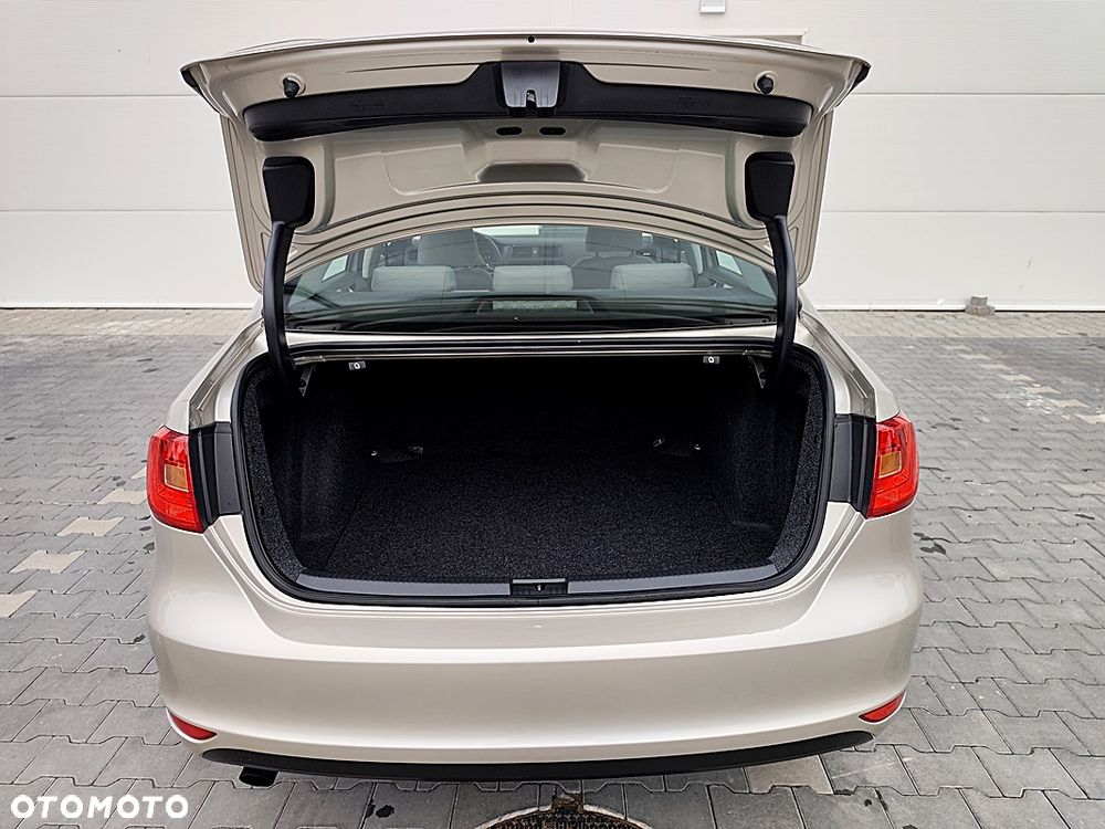 Volkswagen Jetta 1.2 TSI BlueMotion Technology Trendline - 26