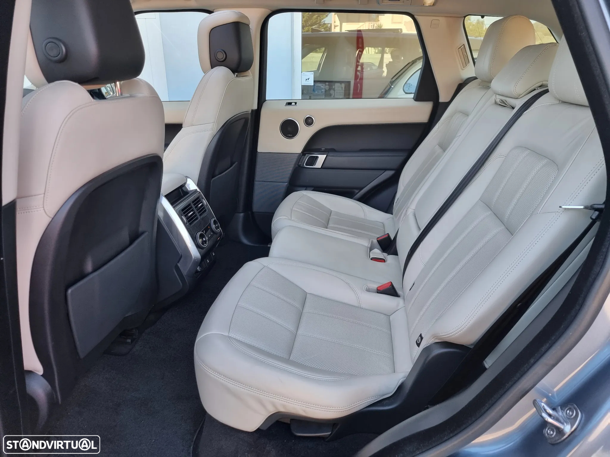Land Rover Range Rover Sport 2.0 Si4 PHEV HSE Dynamic Stealth - 31