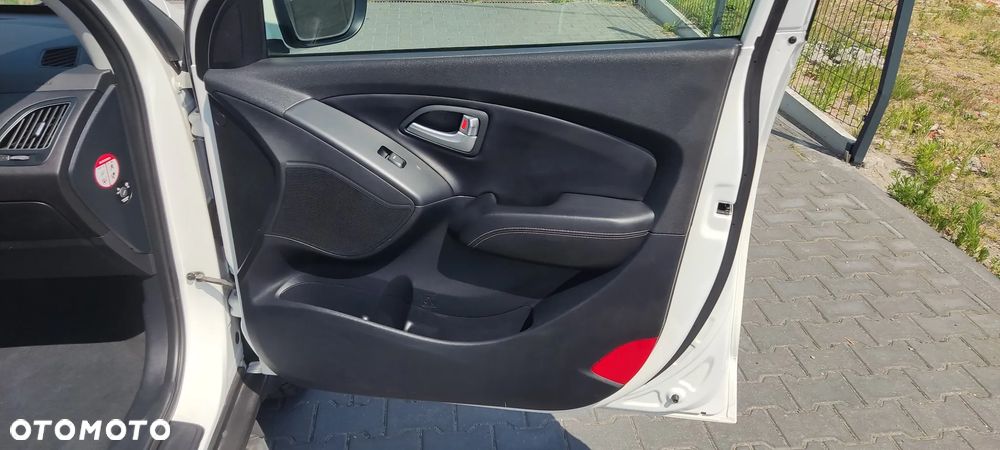 Hyundai ix35 blue 1.6 2WD Finale Gold - 26