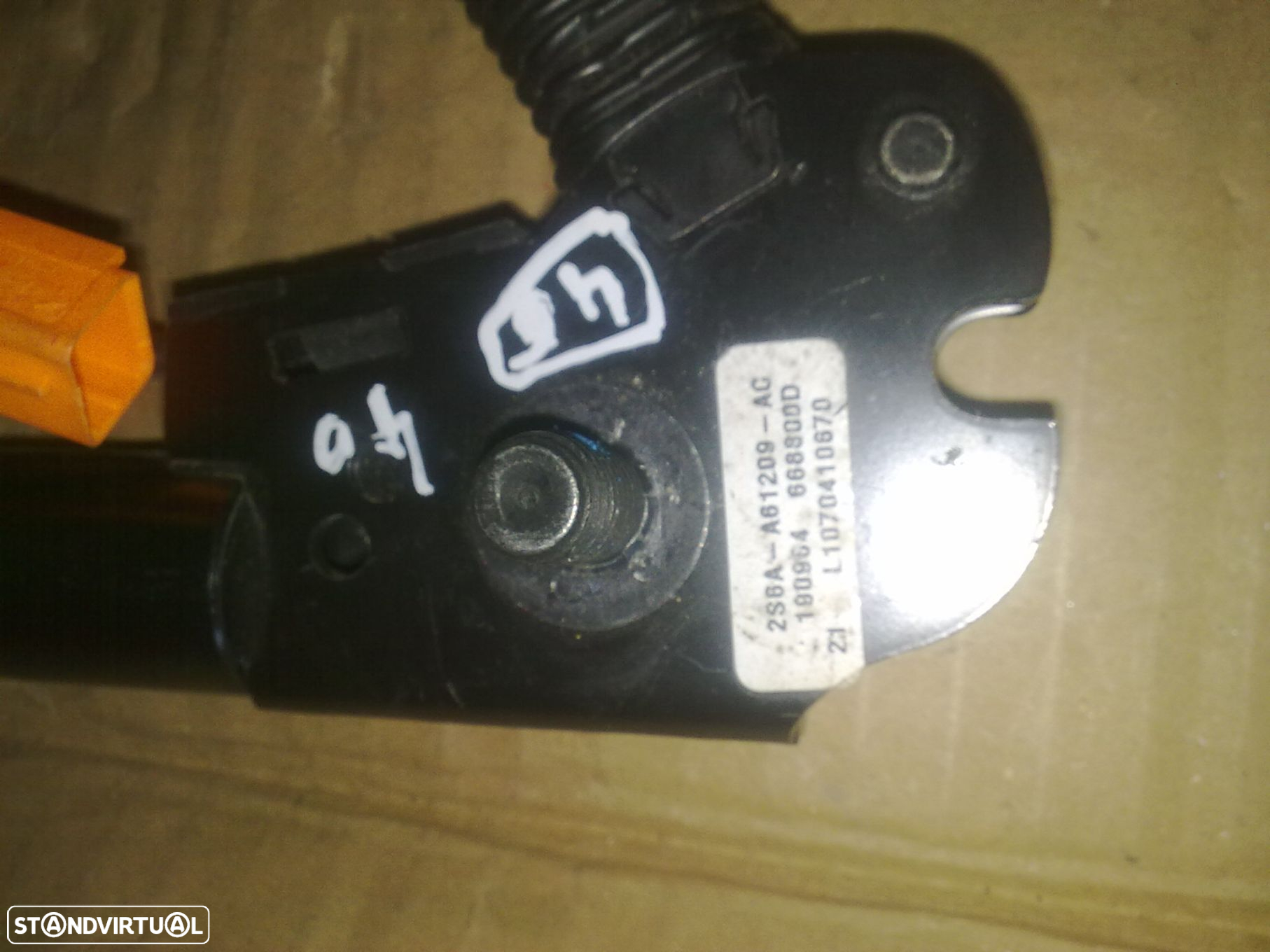 Pre-Tensor 2S6AA61209AC FORD FIESTA 2004 ESQUERDO - 2