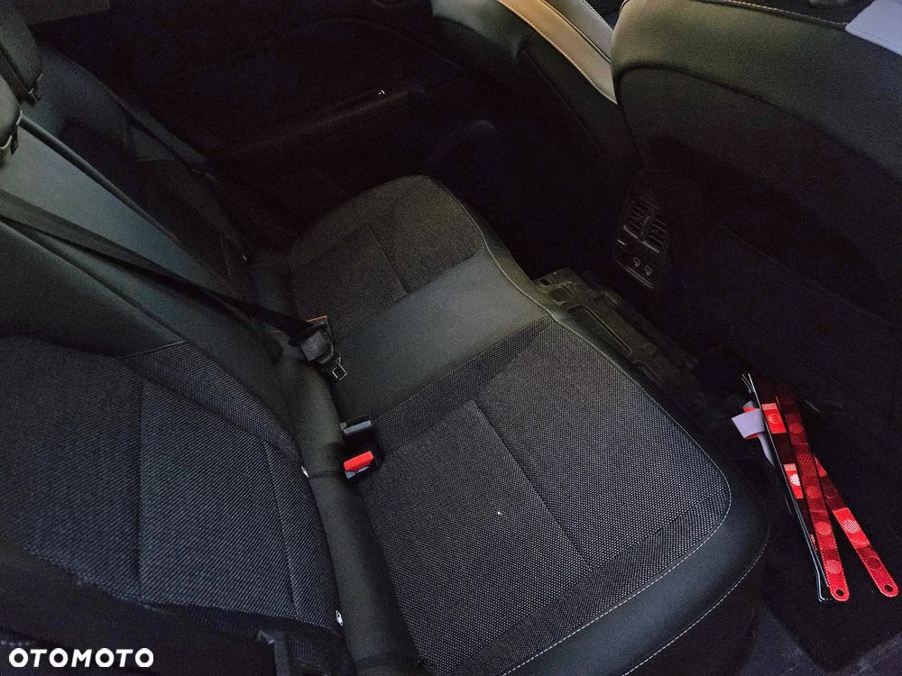Renault Captur TCe Mild Hybrid 140 TECHNO - 28