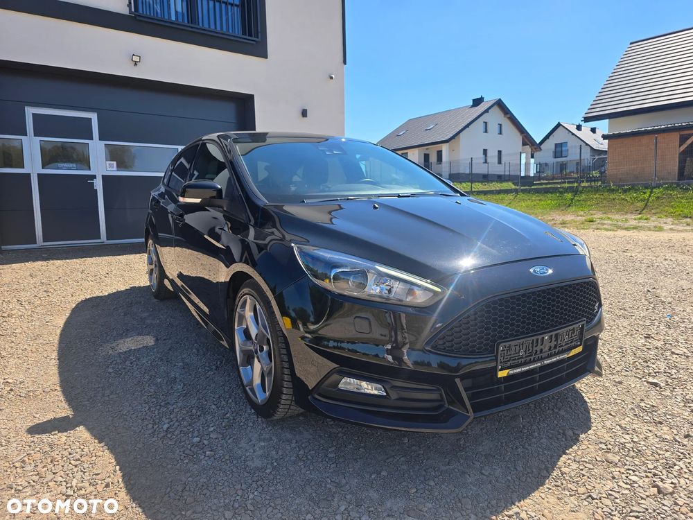 Ford Focus 2.0 EcoBoost ST mit Leder-Exclusiv-Paket - 3