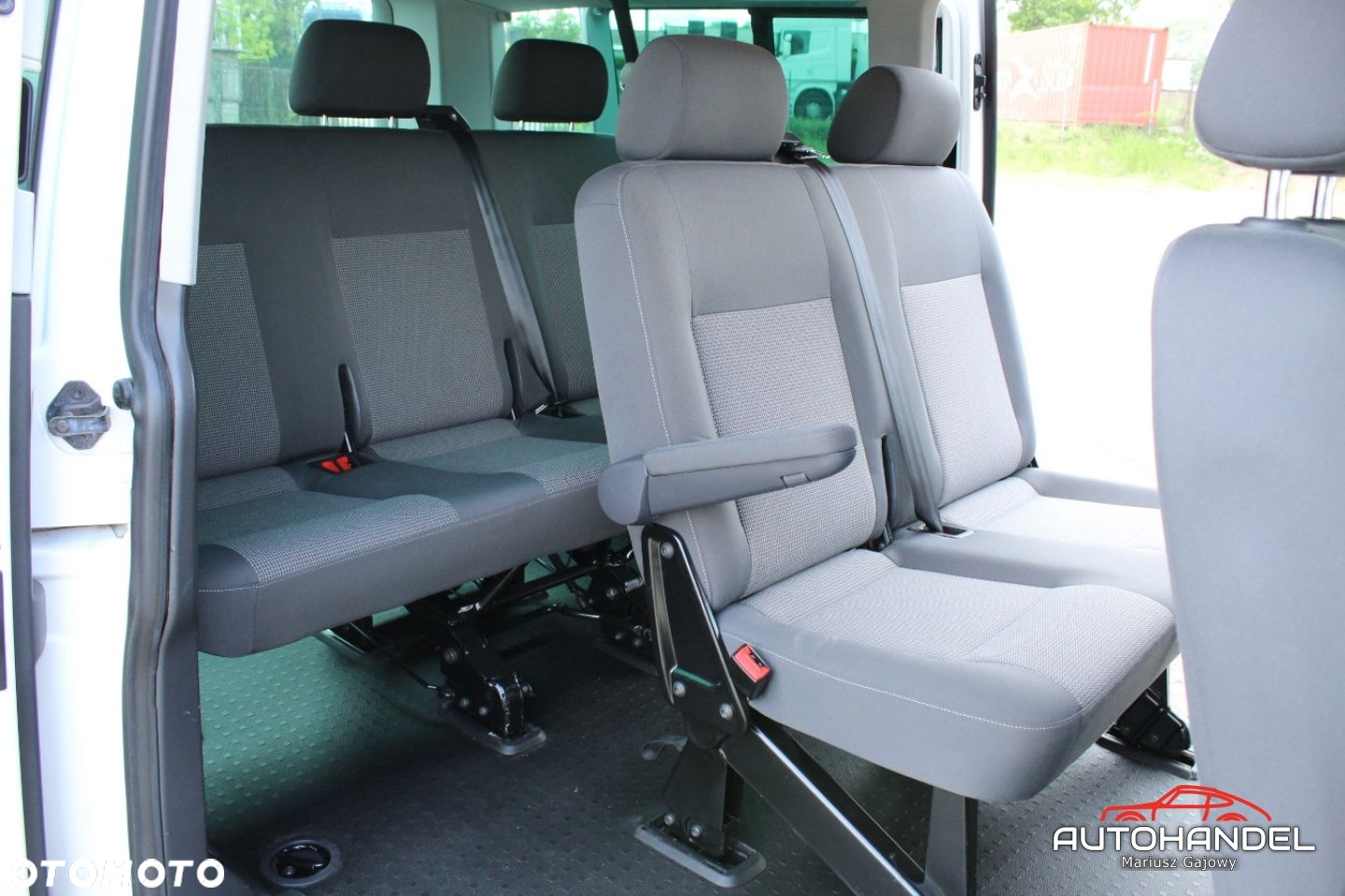 Volkswagen Caravelle - 19