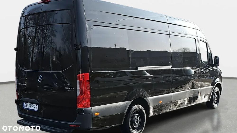 Mercedes-Benz Sprinter - 4