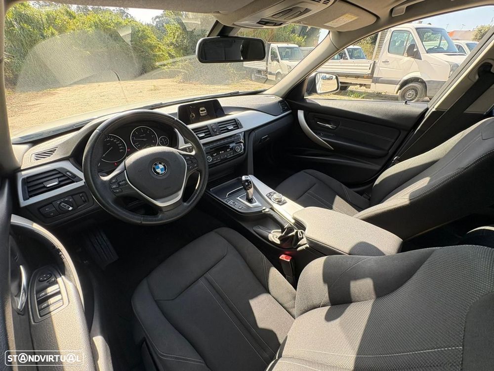 BMW 318 d Auto - 31