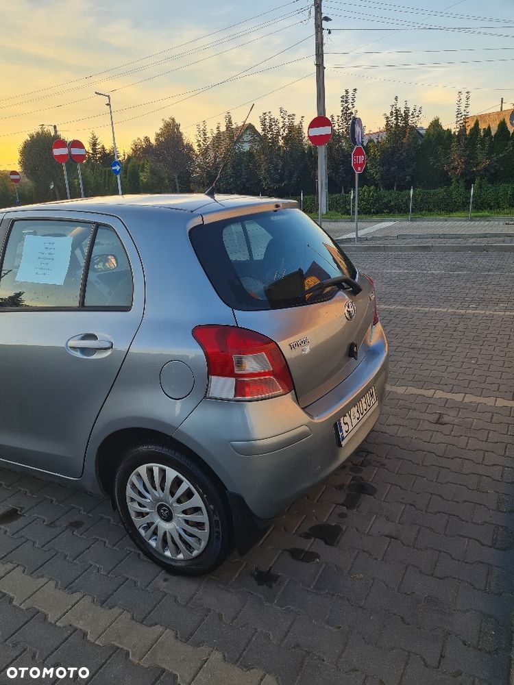 Toyota Yaris - 4