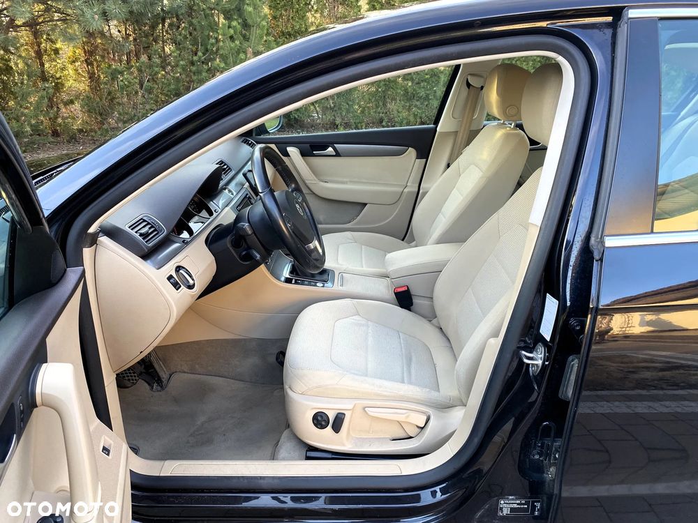 Volkswagen Passat 1.6 TDI Comfortline - 12