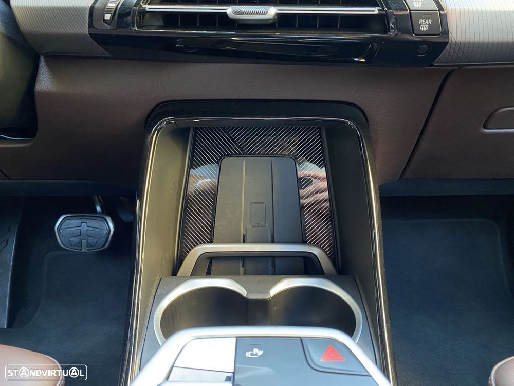 BMW iX2 eDrive20 Pack Desportivo M Pro - 14
