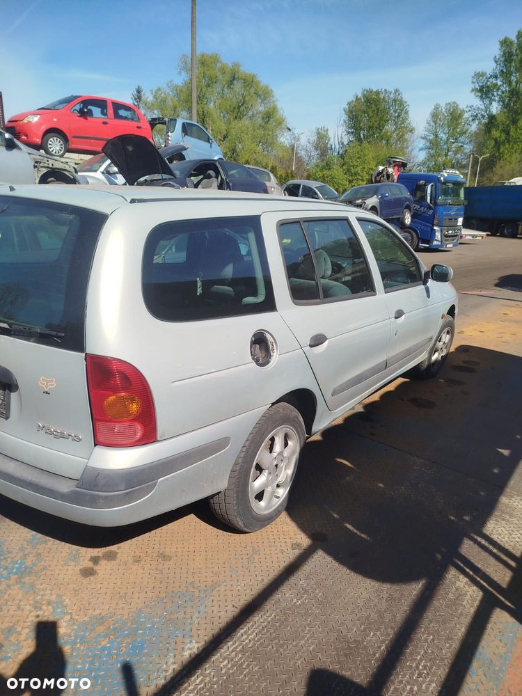 Renault Megane 1 na części. - 7
