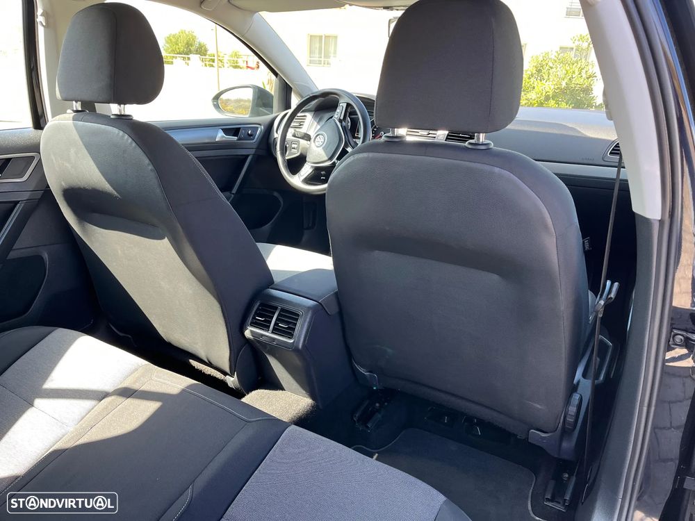 VW Golf 1.6 TDi Trendline BlueMotion - 21