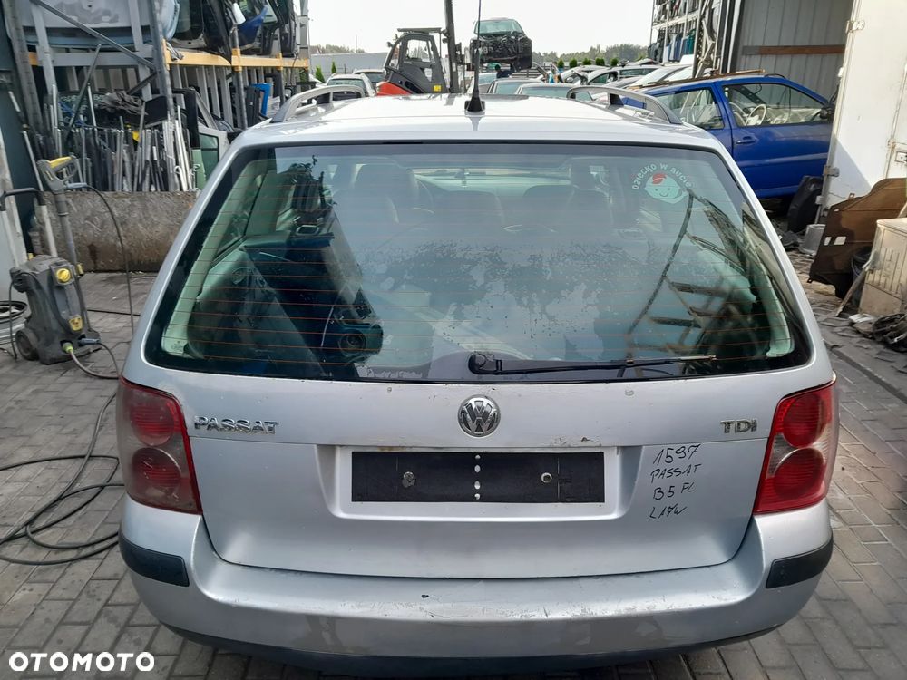 VW PASSAT B5 FL BELKA TYLNEGO ZAWIESZENIA KOMPLETNA - 1