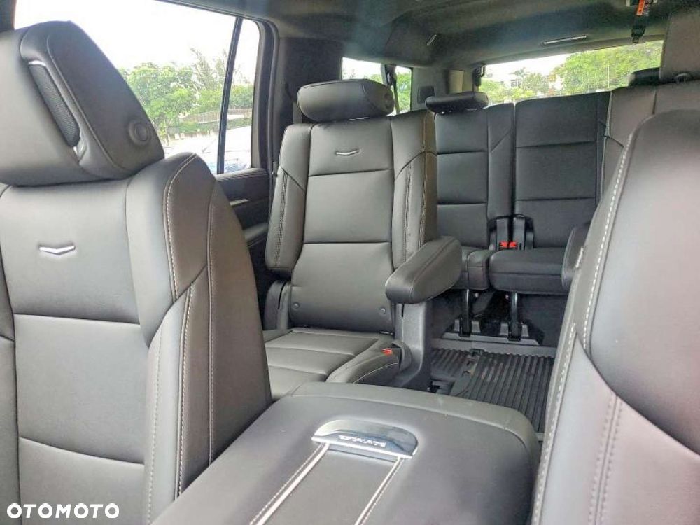 Cadillac Escalade - 13