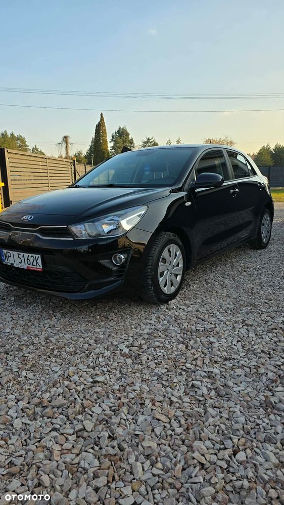 Kia Rio 1.2 L - 1