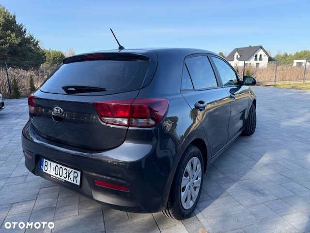 Kia Rio 1.2 L - 10