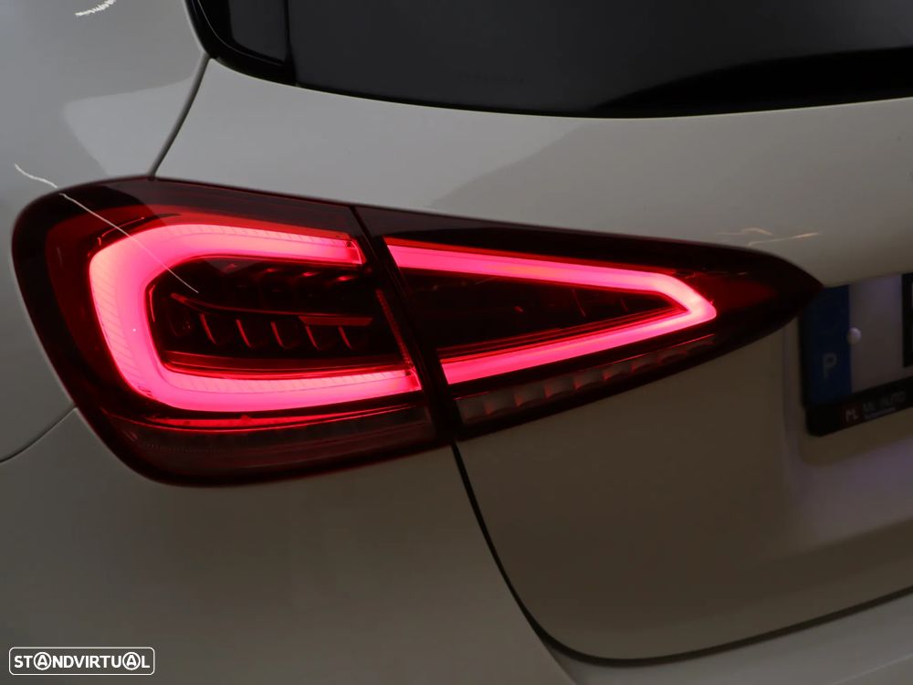 Mercedes-Benz A 180 d 7G-DCT AMG Line - 12