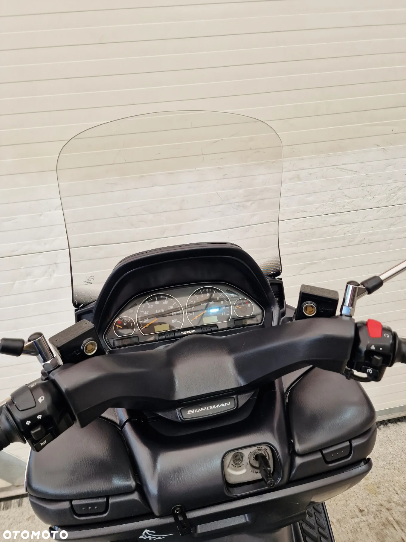 Suzuki Burgman - 27