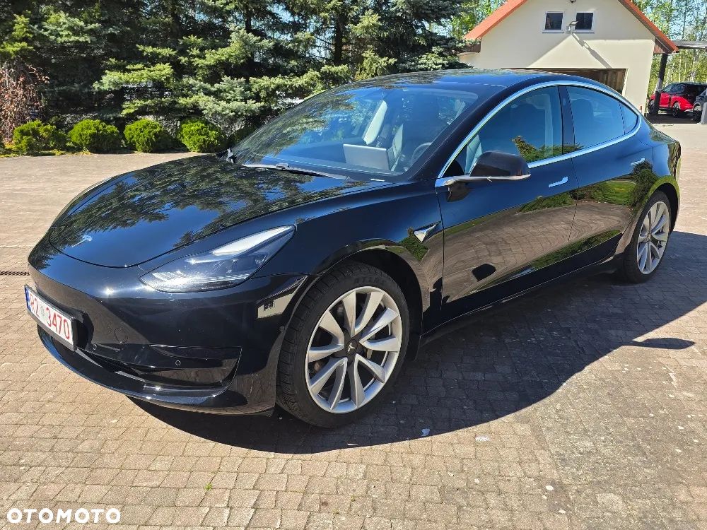 Tesla Model 3 - 1