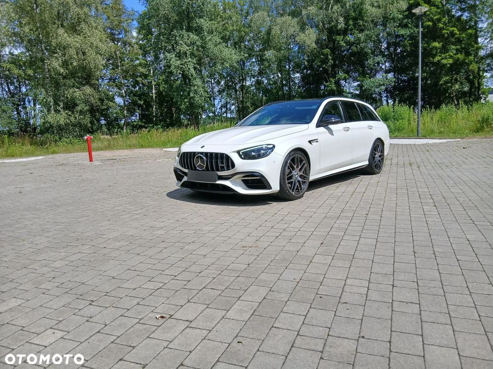 Mercedes-Benz Klasa E AMG 63 S 4Matic+ AMG Speedshift MCT-9G - 3