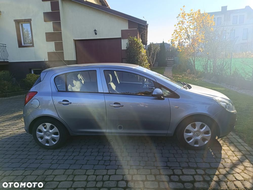 Opel Corsa 1.2 16V Cosmo - 17