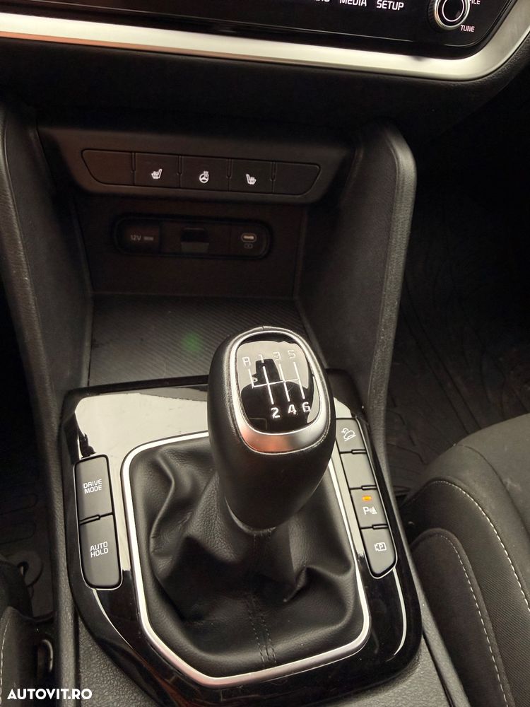 Kia Sportage 1.6 T-GDI MHEV 6MT 4x2 Business Line - 9