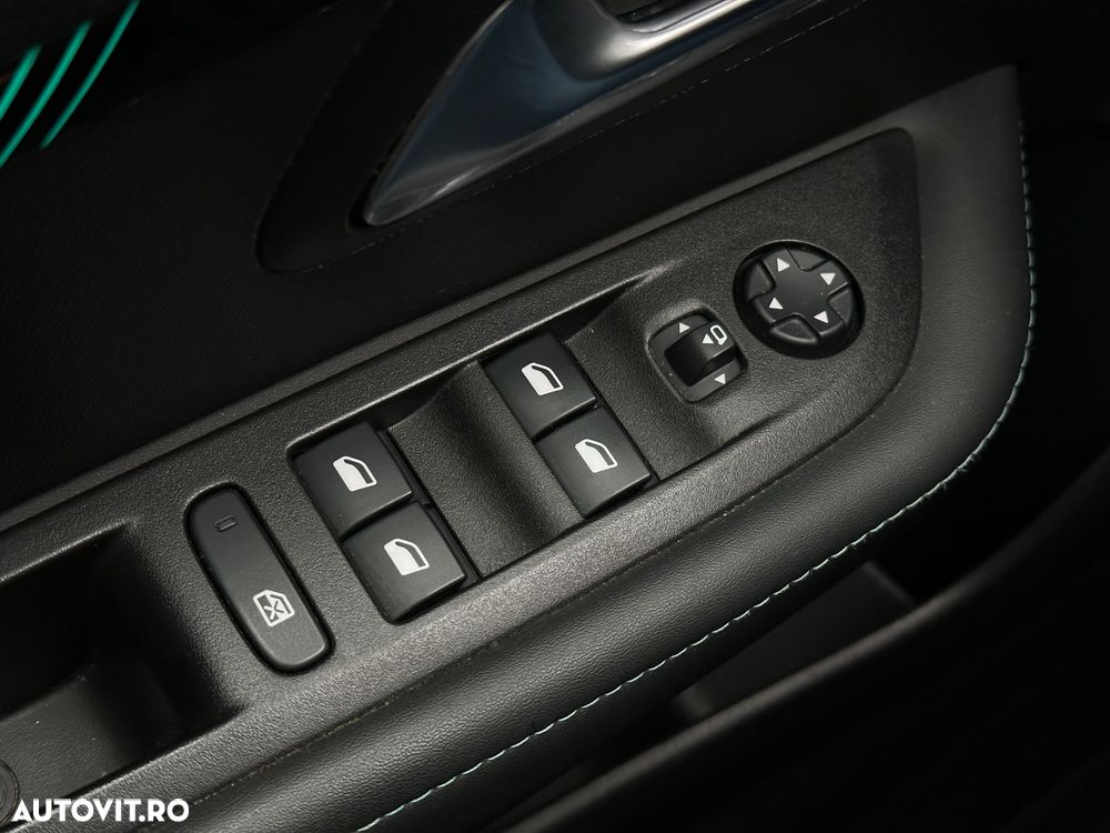 Peugeot 208 1.2 L PureTech STT EAT8 Allure - 28