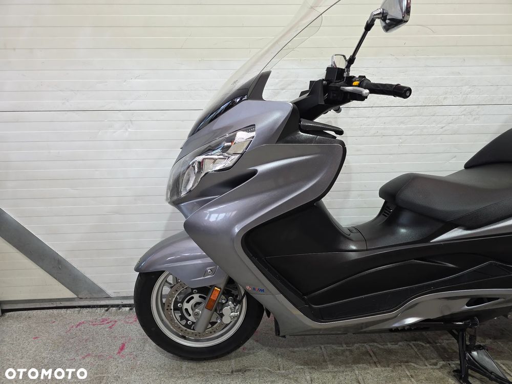 Suzuki Burgman - 10
