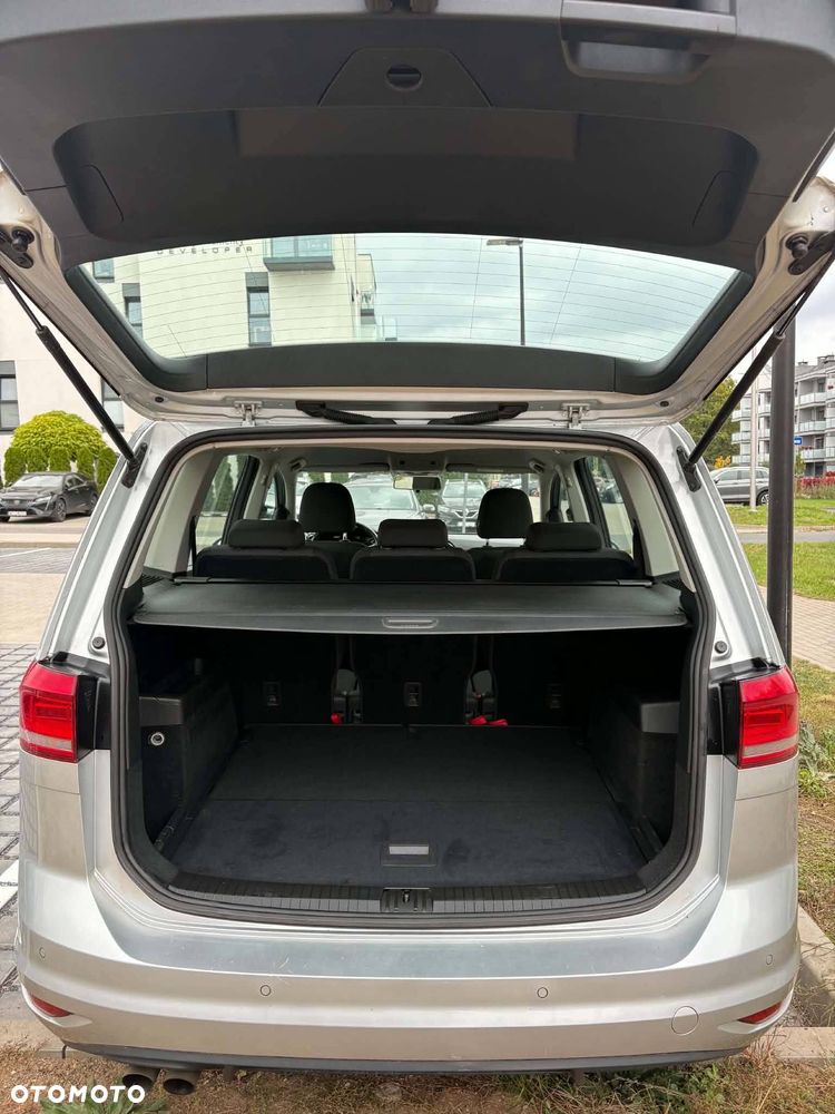 Volkswagen Touran - 8