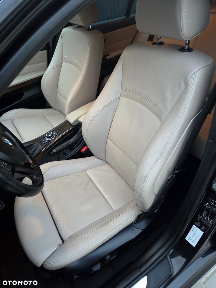 BMW Seria 3 318d - 15