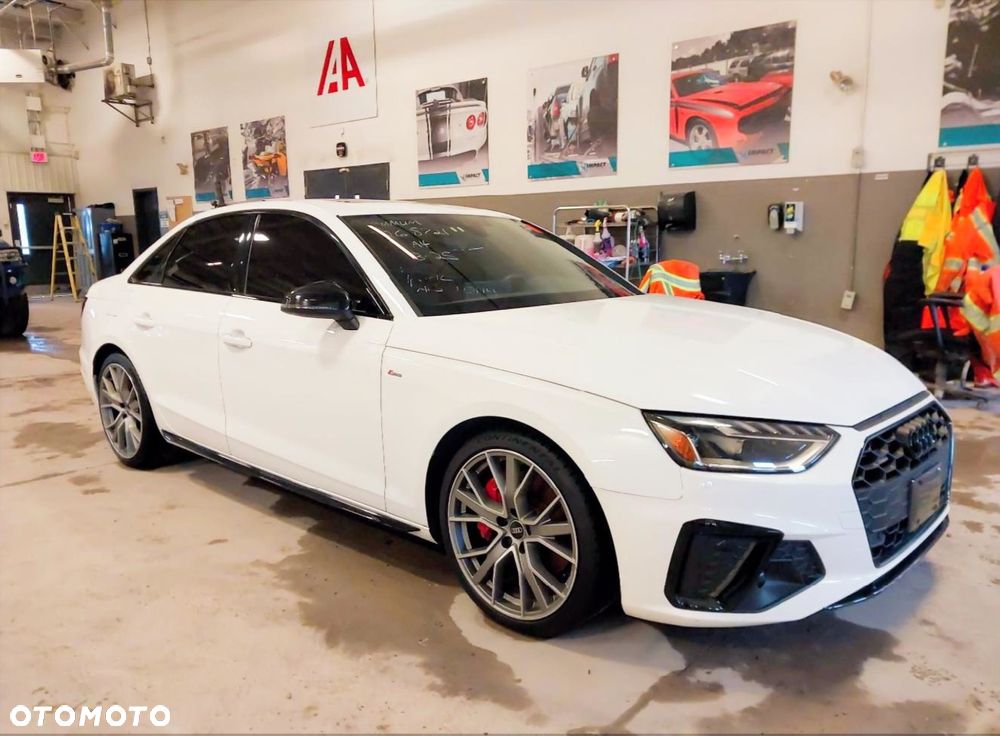 Audi A4 Limousine - 1