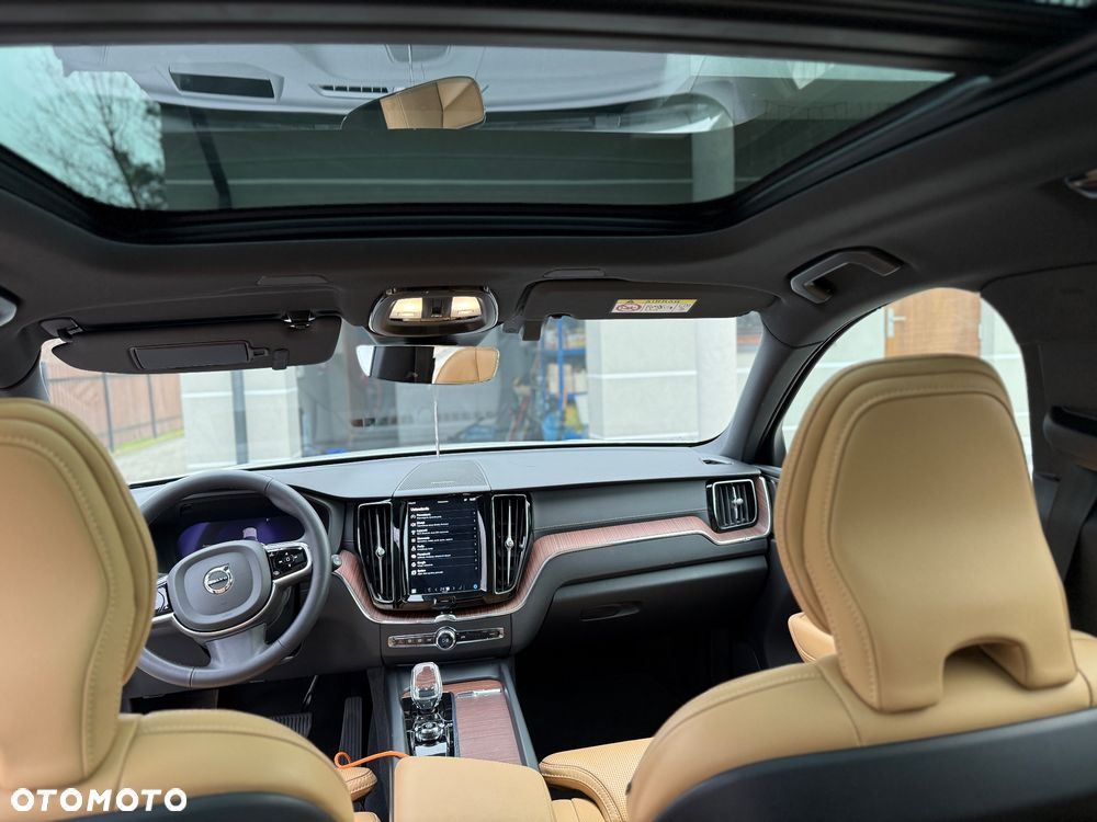 Volvo XC 60 B5 B AWD Ultimate Dark - 26