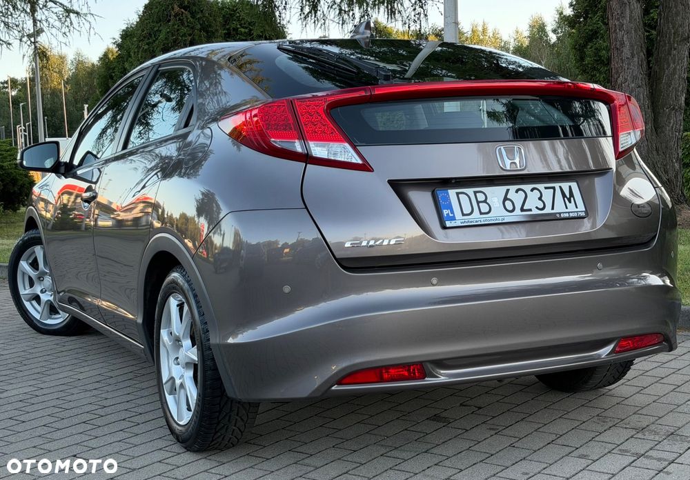 Honda Civic 1.8 Executive - 29