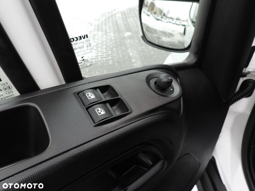 Iveco DAILY 35C16 WYWROTKA PODWÓJNA KABINA DOKA 6 MIEJSC TEMPOMAT NAWIGACJA BLIŹNIACZE KOŁA KLIMATYZACJA  160KM - 29