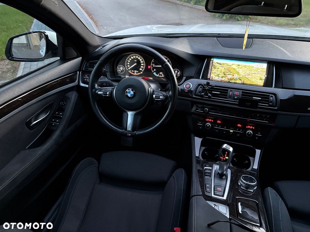 BMW Seria 5 525d xDrive - 18