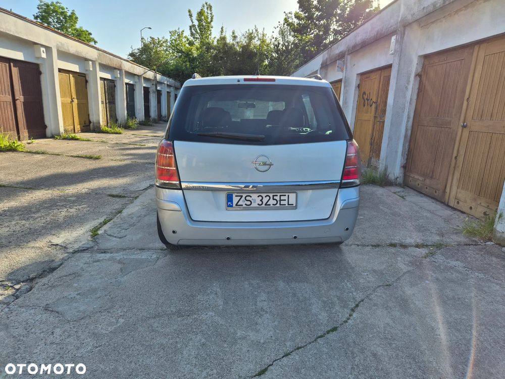 Opel Zafira 1.6 Cosmo - 3