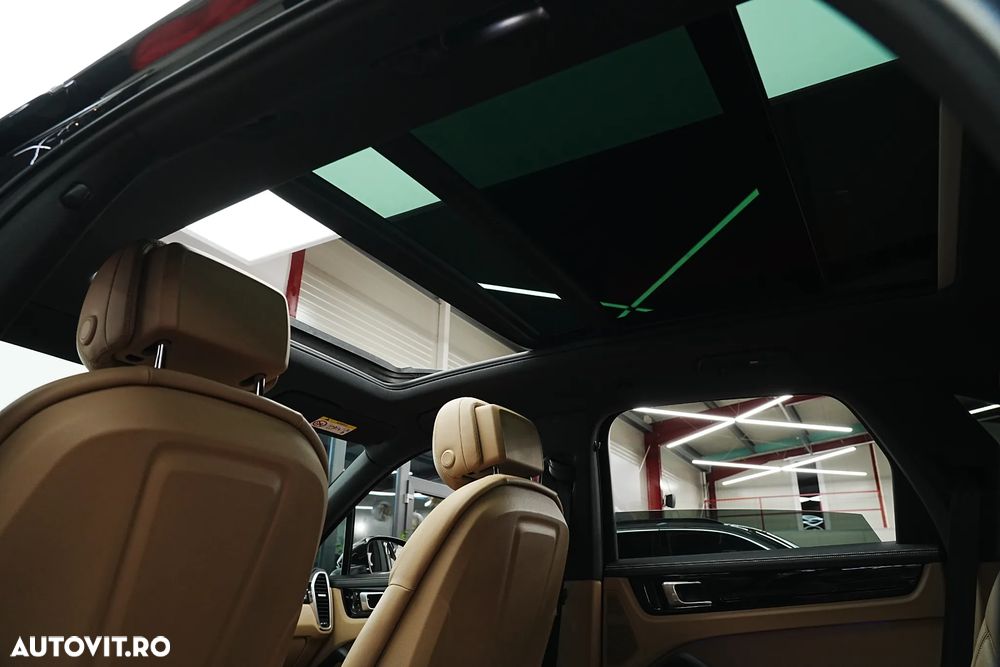 Porsche Cayenne E-Hybrid Tiptronic S - 16