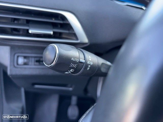 Peugeot 5008 1.6 BlueHDi Allure J18 - 21