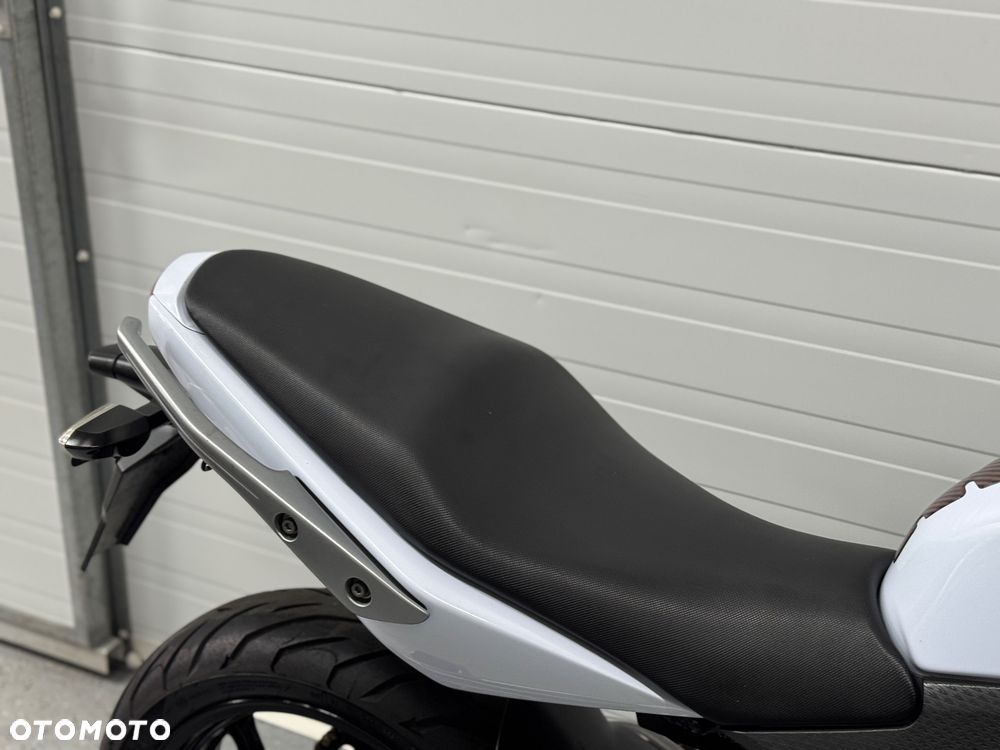Kawasaki ER - 11
