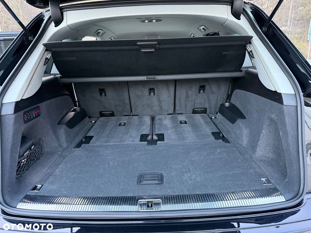 Audi Q7 - 25