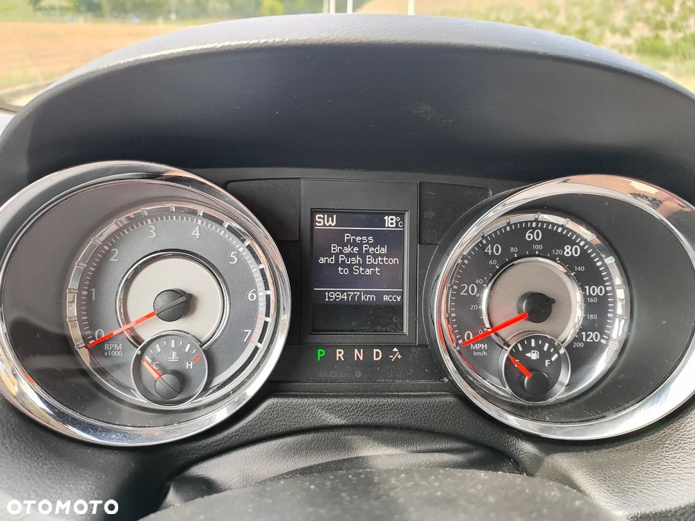 Chrysler Town & Country 3.6 Limited - 8