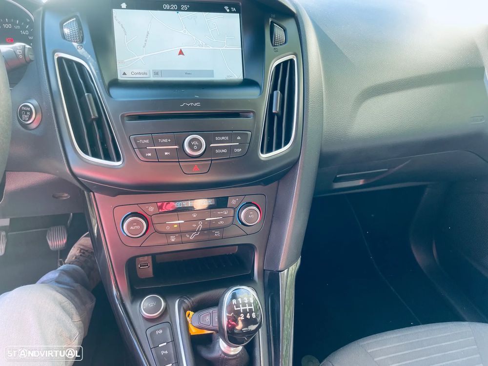 Ford Focus SW 1.5 TDCi Titanium - 17