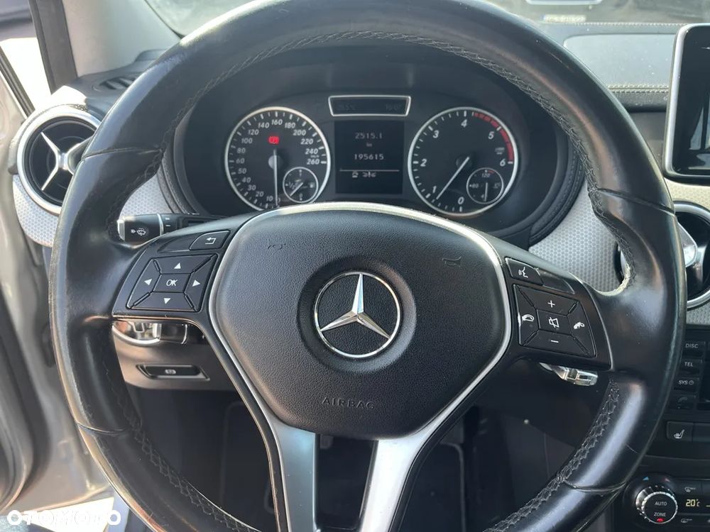 Mercedes-Benz Klasa B 180 CDI - 16