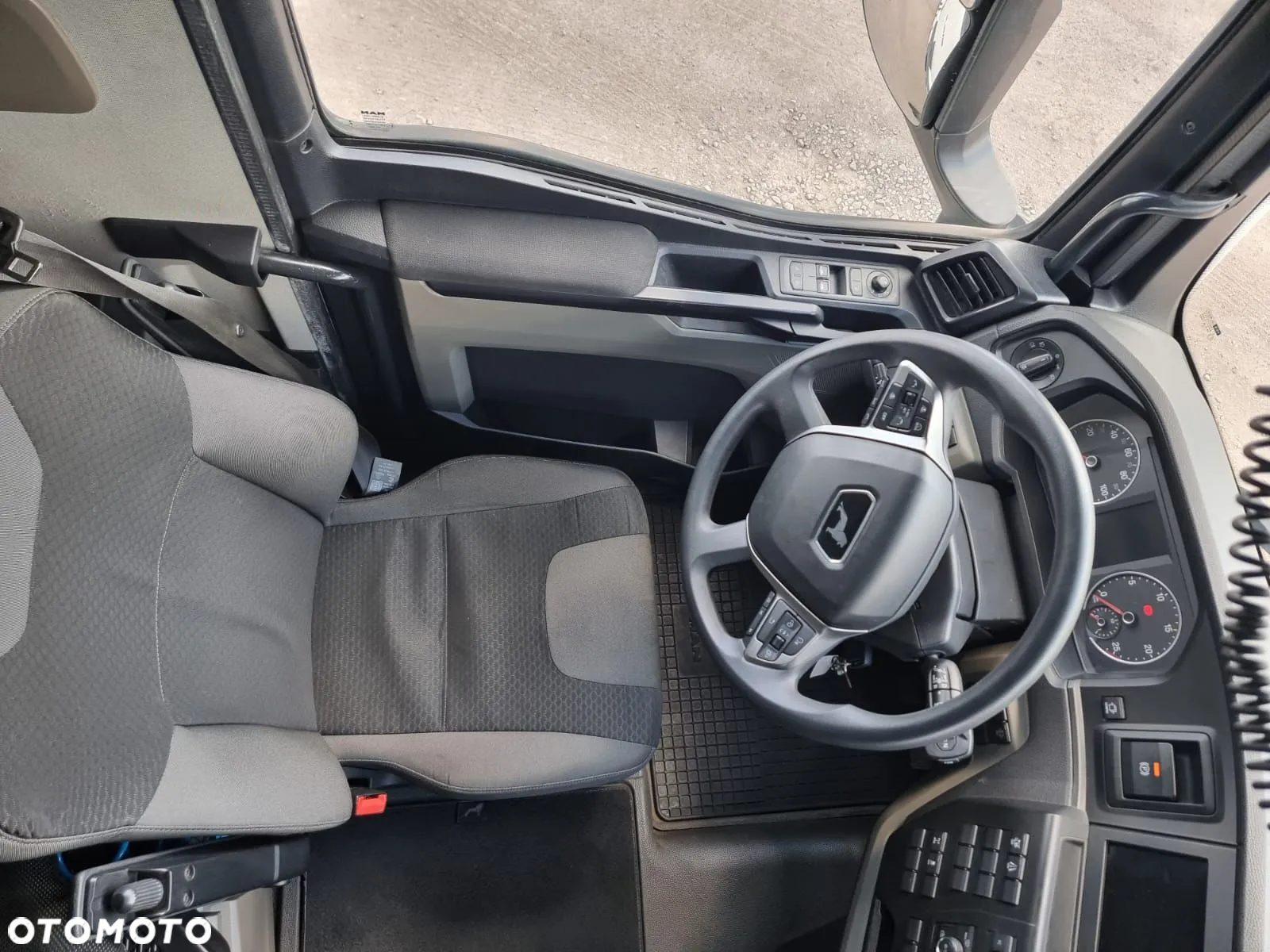 MAN TGX 18.470 LOWDECK PO KONTRAKCIE DUZA KABINA RETARDER ASYSTENT MARTWEGO POLA SALON PL AUTOMAT ZBIORNIKI 1090 LITRÓW RADAR - 19